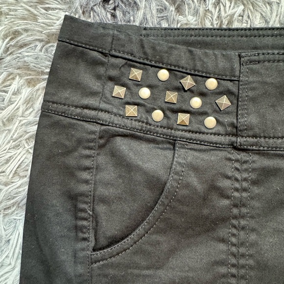 Guess Skirt - Picture 2 of 5